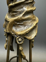 Бронзовая статуэтка «Девушка на стуле»