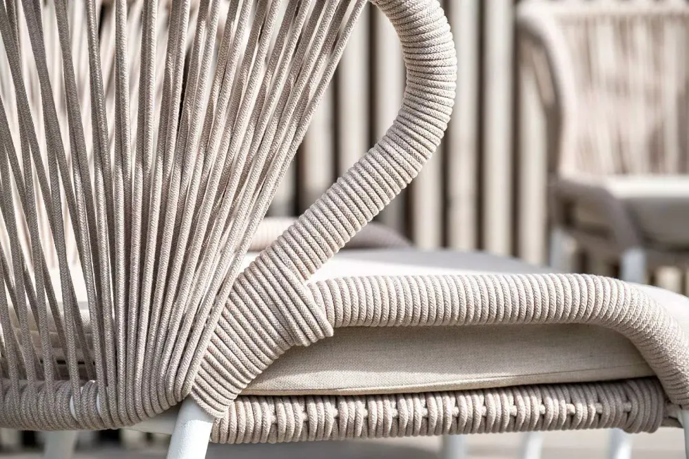 "Милан" стул плетеный из роупа, каркас алюминий белый шагрень, роуп бежевый круглый, ткань бежевая