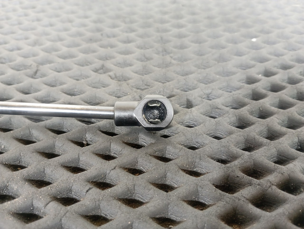 Амортизатор инструментального ящика 2023г.