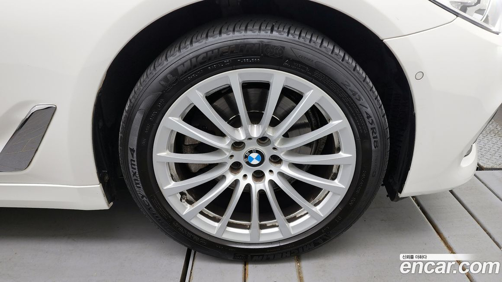 BMW 5 Series (G30) 520i Luxury (05.2020)