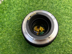 Canon EF 100mm 2.8 Macro USM