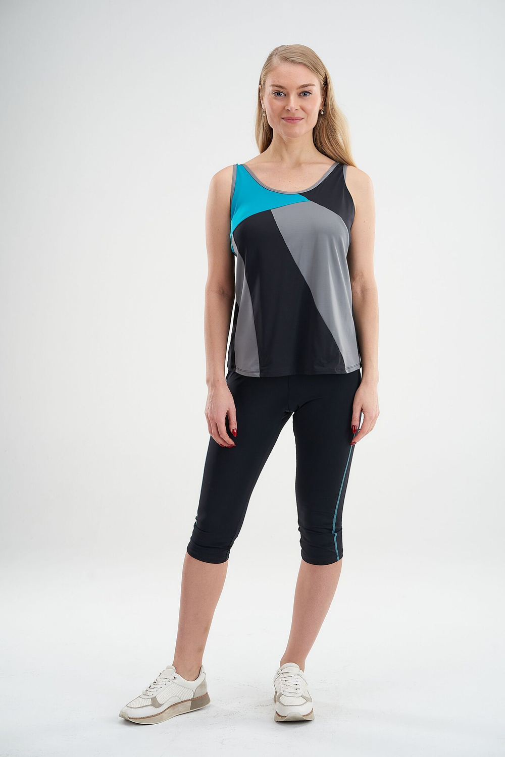 Топ спортивный 1216 TankTop со встроенным лифом Amoena Active