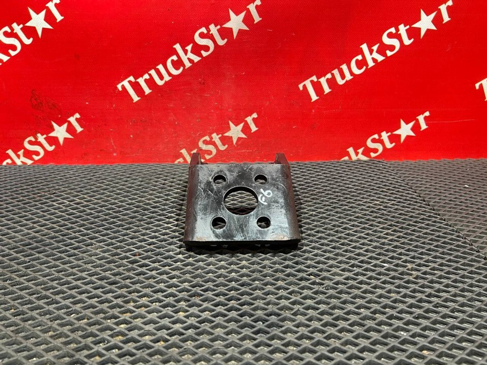 Кронштейн амортизатора заднего