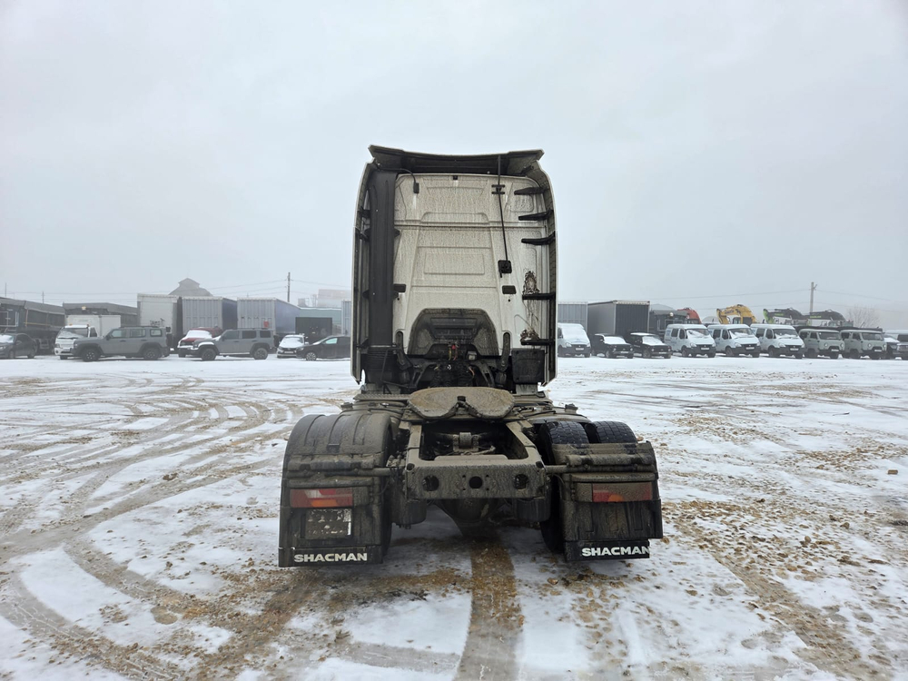 Shacman (Shaanxi) SX* 4x2 Седельный тягач SX4188YY381 (Дизельный, 12,5 л, 473 л.с., АТ)