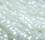 БВН009ДС4 Хрустальные бусины квадратные, цвет: белый AB непрозрачный, 4 мм, кол-во: 44-45 шт.
