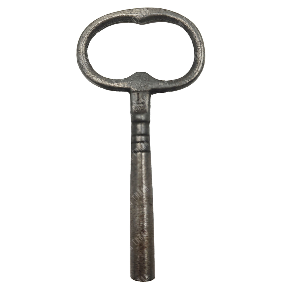 Каминные часы с боем, маятником и ключом. Бронза. Франция, 1840-е гг.