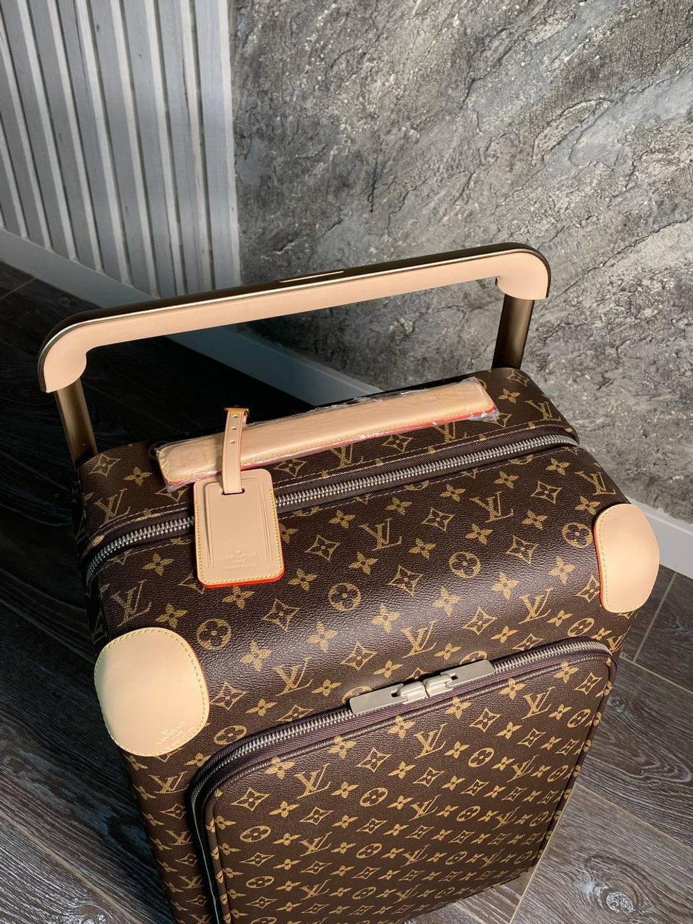 Чемодан Louis Vuitton, арт. 476363225