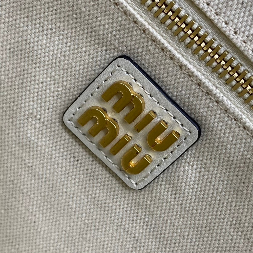 Miu Miu IVY Bag 23 cm