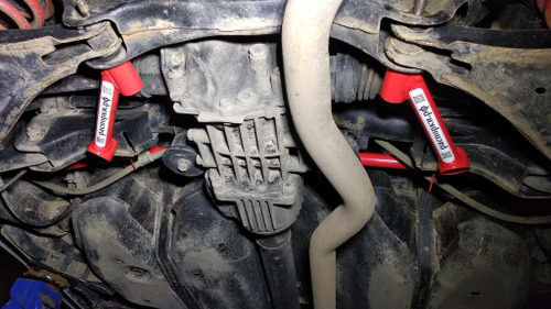 Распорки задние нижние боковые Mitsubishi Delica D5 (ПОД ЗАКАЗ)