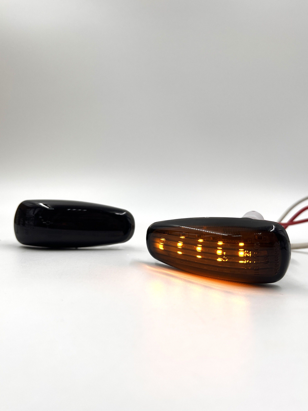 Повторители поворота на крыло диодные черные тонированные для Лада Приора, Калина 2 шт