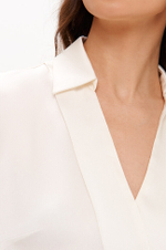 23354 Блузка женская (молочный)