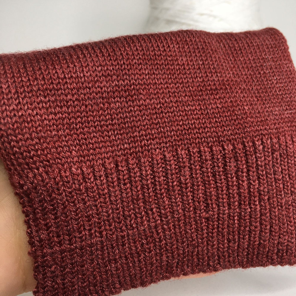 NANCHINO - Botto Poala; 30% шелк, 70% меринос; 2400м/100гр 2/48; цвет: Инжир; Есть бобинка: 53 гр