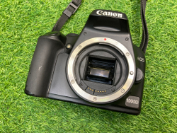 Canon 1000D kit 18-55mm 3.5-5.6 II 26.000 кадров