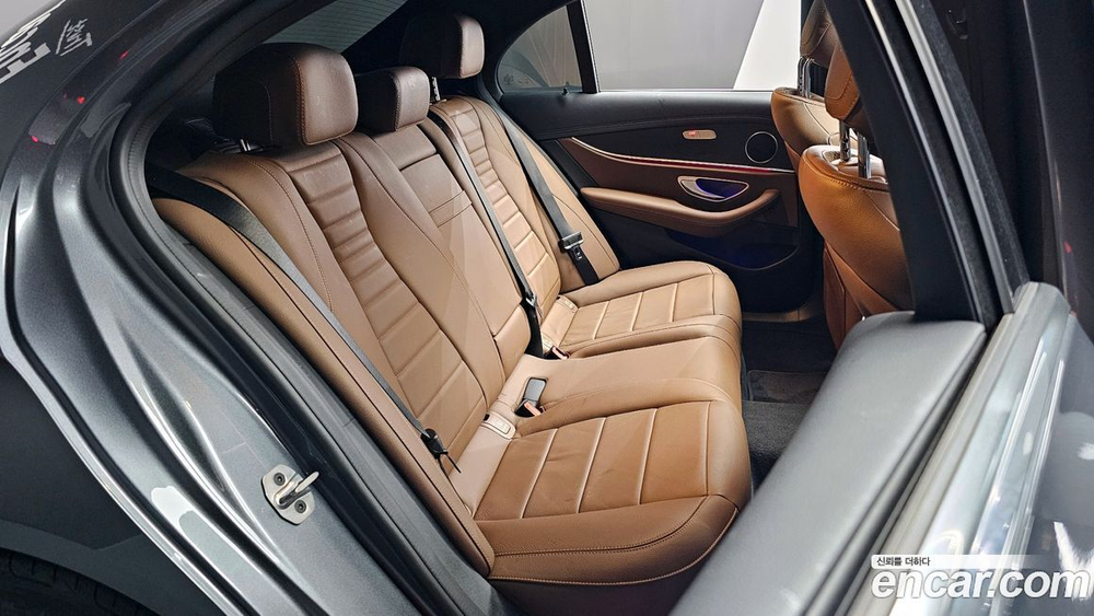 Mercedes-Benz E-Class W213 E250 AMG Line (10.2022)