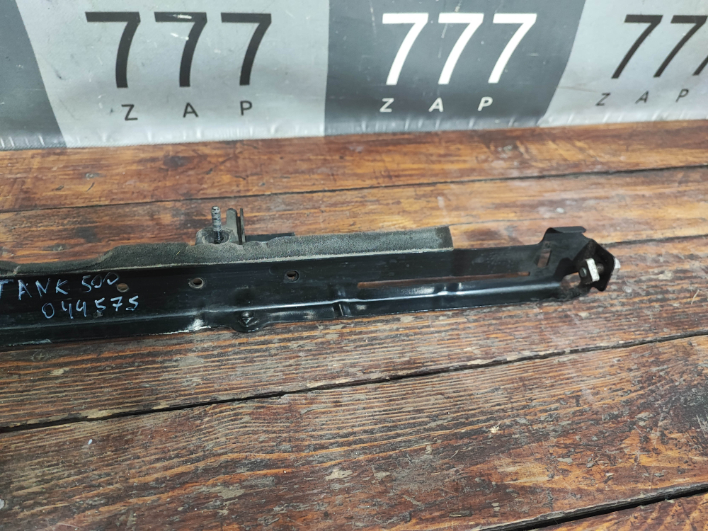 Кронштейны радиатора левый + правый Tank 500 21-нв Б/У Оригинал 1301100XGW04A