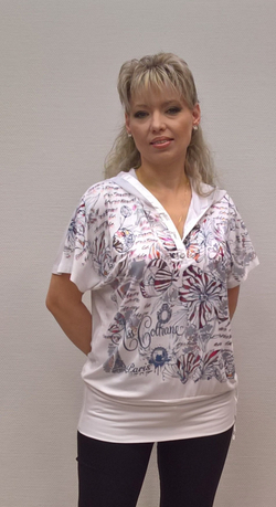 Белая туника-поло с капюшоном и "напылением"