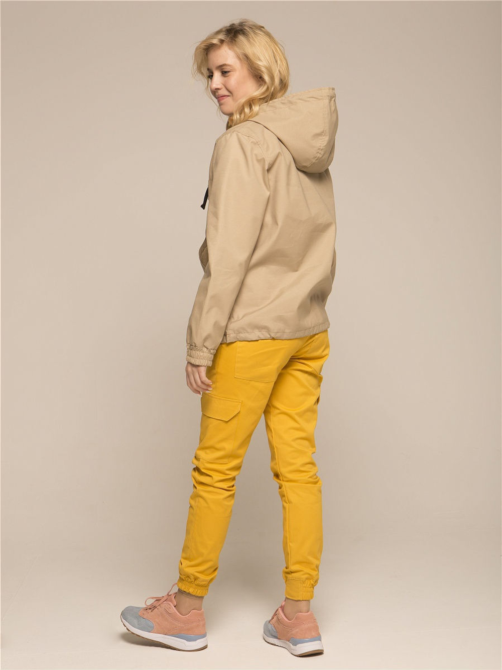 Анорак женский бежевый Город Горький