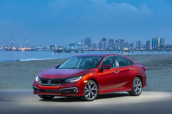 Бренд Honda получил награды от Kelley Blue Book