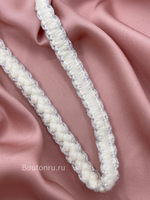 Тесьма белая косичка с серебристой нитью