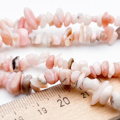 Опал розовый бусины, крошка 4-8 мм, цена за нить 38 см