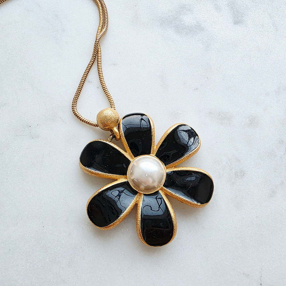 Кулон Anne Klein с маргариткой