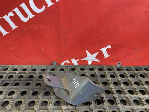 Кронштейн глушителя