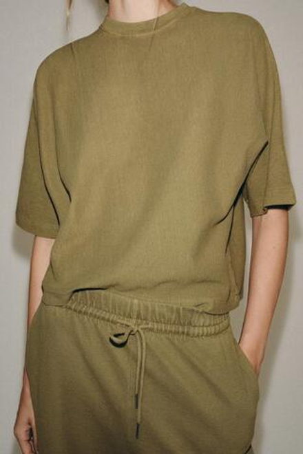 ZARA ФУТБОЛКА С КОРОТКИМИ РУКАВАМИ И ЭФФЕКТОМ ПОТЕРТОСТИ, ОЛИВКОВЫЙ