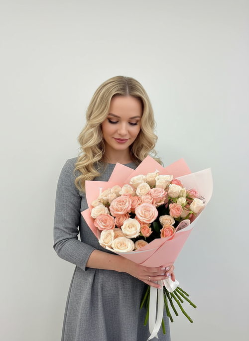 Букет из кустовых роз