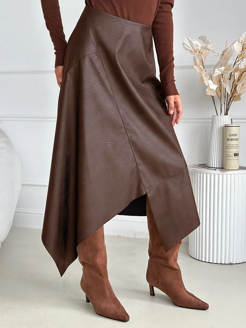 Юбка кожаная трапеция миди