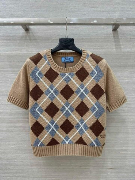 Футболка Prada