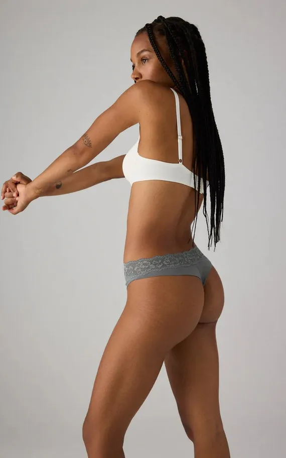 19032 Трусы стринги