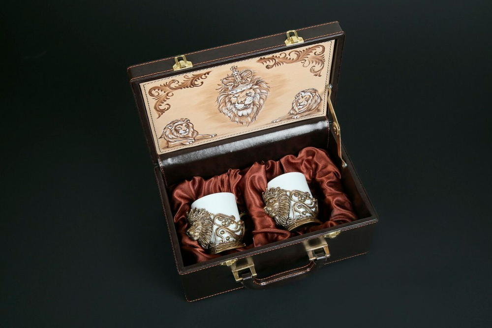 Набор чашек для кофе "Лев Vip" 2шт. в подарочном кейсе с художественным оформлением