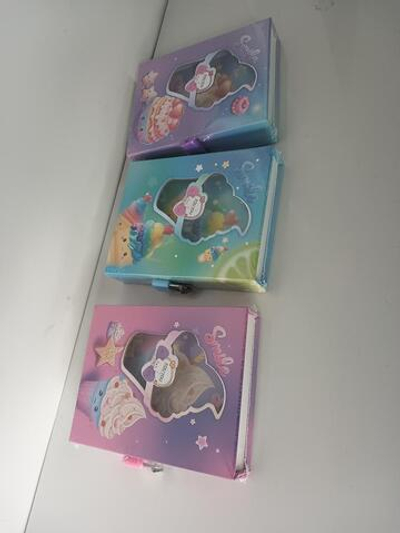 Блокнот "Пирожное" в коробке с вырубкой на замке, 16*12,5см, 45л, 3 цвета микс