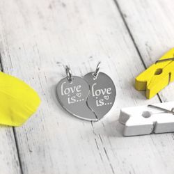 Парные кулоны из серебра Две половинки сердца с гравировкой даты на заказ