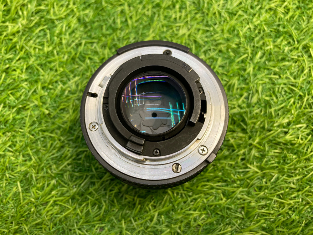 Объектив Nikon 35mm f/2D AF Nikkor