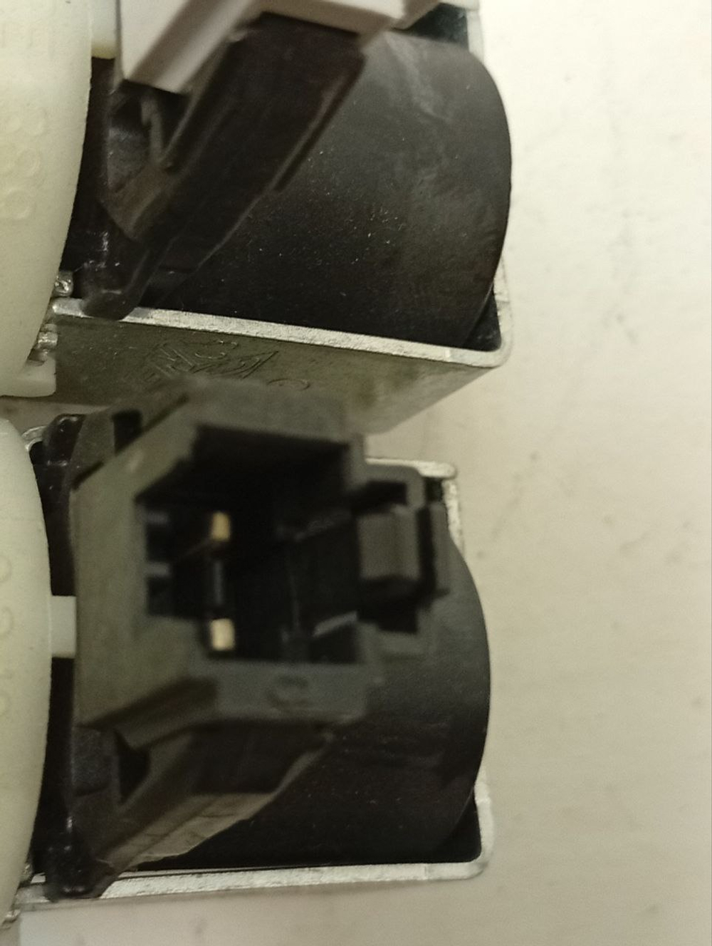 RST703DW кт18 Клапан подачи воды для стиральной машины Ariston, Indesit C00110333 б/у