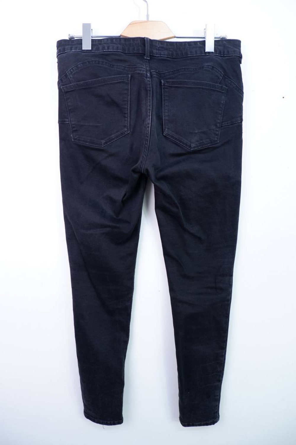 Джинсы Mango удобные и практичные, маркировка 44, визуально на 50 размер