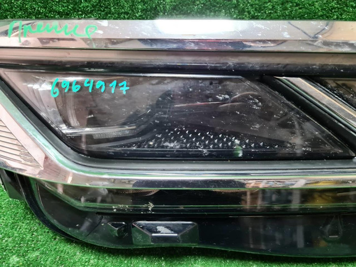 Фара правая VW Touareg 3 (2018-2023) LED
