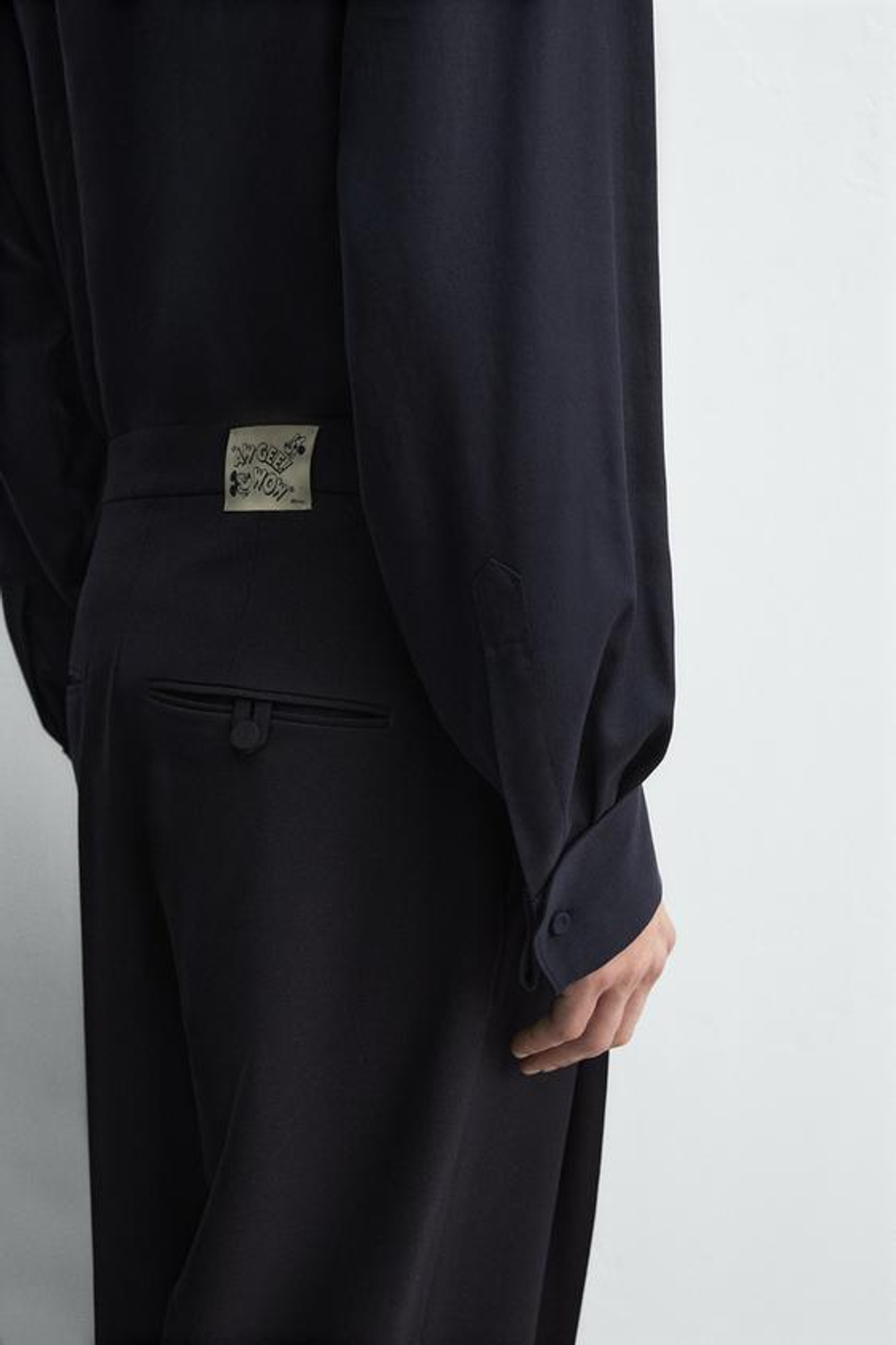 ZARA HARRY LAMBERT X DISNEY РУБАШКА ИЗ СТРУЯЩЕЙСЯ ТКАНИ С КРУГЛЫМ ВОРОТНИКОМ, СИНИЙ