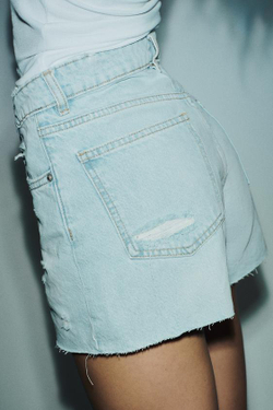 ZARА ДЖИНСОВЫЕ ШОРТЫ-БЕРМУДЫ MOM FIT TRF С ЗАВЫШЕННОЙ ТАЛИЕЙ, ГОЛУБОЙ