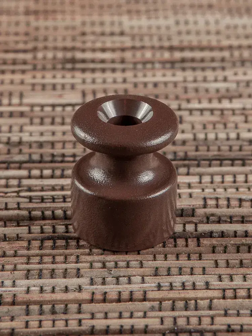 Изолятор T-RETRO для монтажа витого провода, цвет коричневый (классическая серия), 25 штук