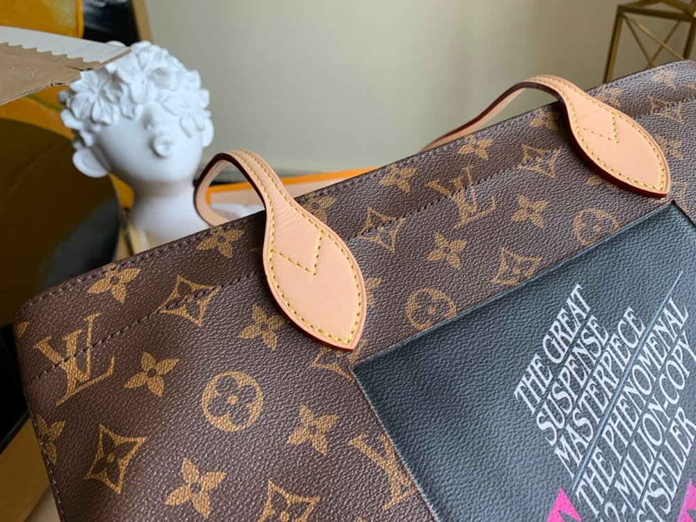 Louis Vuitton Carry It Tote