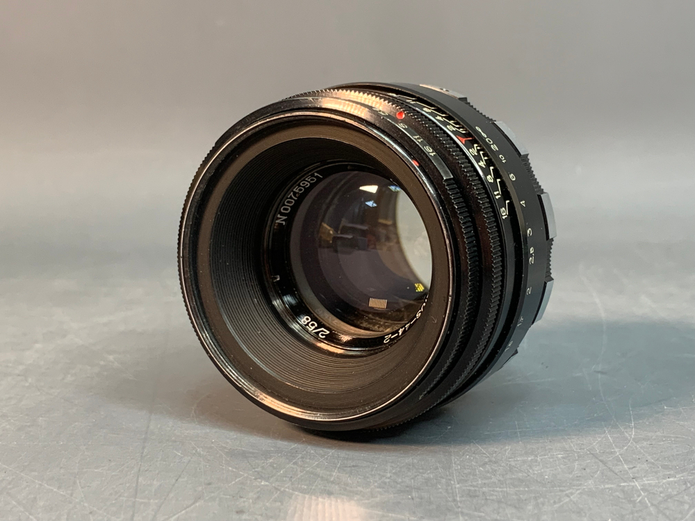 Helios-44-2 Небольшое помутнение внутри линзы