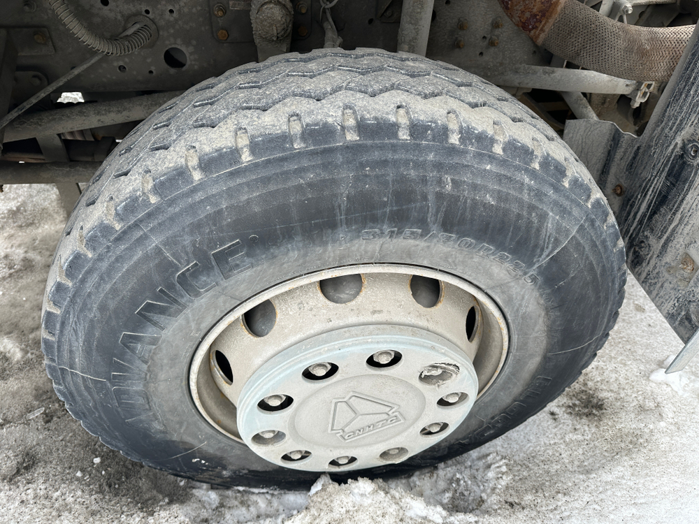 Howo ZZ* 8x4 Автобетоносмеситель ZZ5407GJBS3267E (Дизельный, 9,7 л, 373 л.с., МТ)
