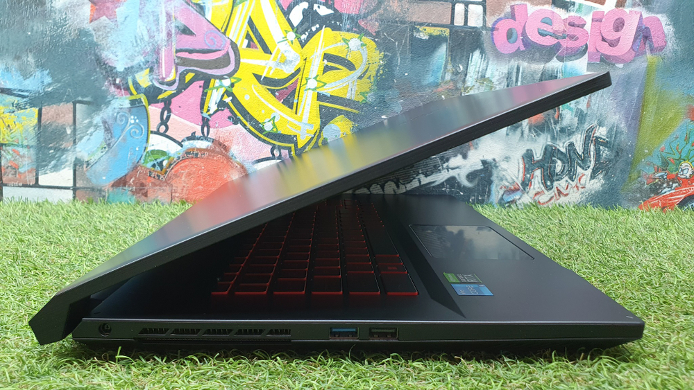 17.3" MSI Katana i5-11/8 Gb/RTX 3050 Ti 4Gb/144Hz/ GF76 11UD11UD-482XRU 9s7-17l212-482 Windows 10 Home