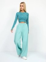 Женский костюм с брюками палаццо