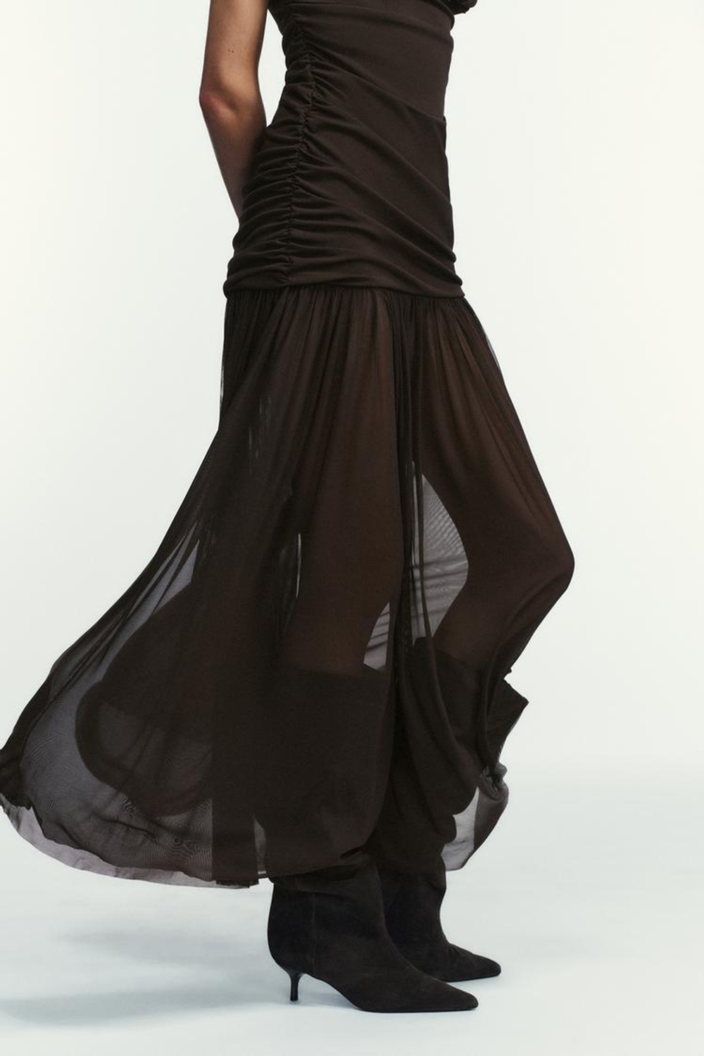 ZARA КОМБИНИРОВАННОЕ ПЛАТЬЕ МИДИ СО СБОРКАМИ, ШОКОЛАДНЫЙ