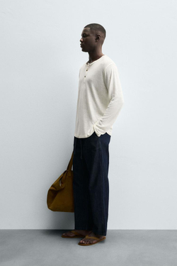 ZARA ФУТБОЛКА С ВОРОТНИКОМ НА ПУГОВИЦАХ, ЭКРЮ