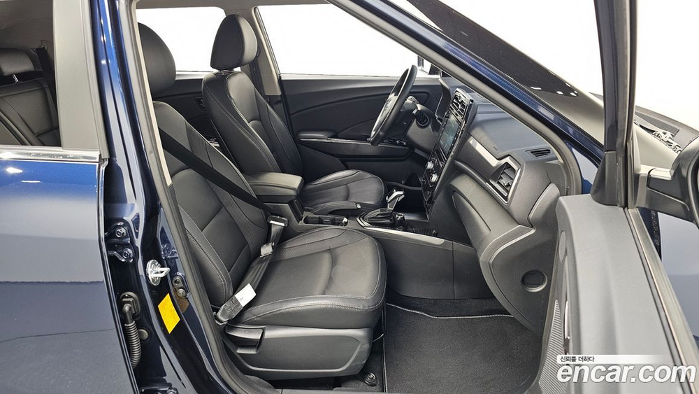 KG Mobility (Ssangyong) Very New Tivoli Дизель 1.6 2WD (12.2019)