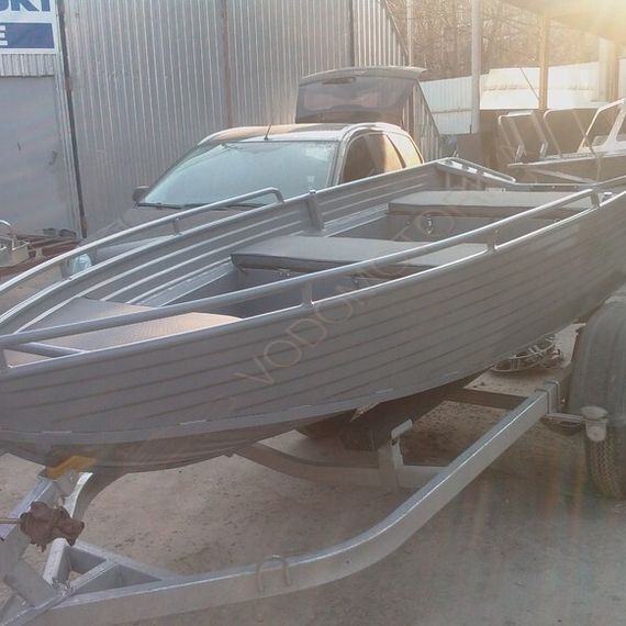 Алюминиевая моторно-гребная лодка RusBoat 36